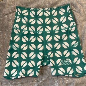Tres Piñas Women's Shorts . Size small.